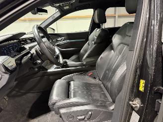 Audi E-tron 55 95kWh 300kW Quattro Advanced Luchtvering Pano picture 25