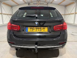 BMW 3-serie 318i 100kW Automaat Luxury Edition picture 13