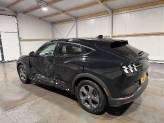 Ford Mustang Mach-E 98kWh Extended RWD picture 11