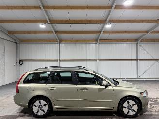 Damaged car Volvo V-50 1.6d 80kW S&S Advantage 2010/2