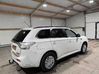 Mitsubishi Outlander 2.0PHEV 89kW AWD Automaat Instyle+ Schuifkanteldak picture 5