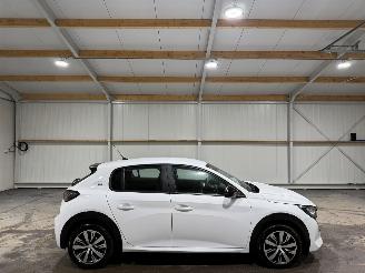 krockskadad bil auto Peugeot e-208 50kWh 100kW Active Pack 2023/8