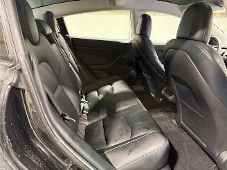 Tesla Model 3 60kWh Standard 175kW RWD Plus picture 38