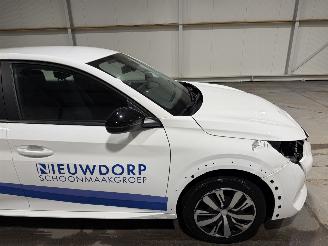 Peugeot e-208 EV 50kWh 100kW Active picture 20