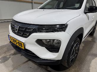 Dacia Spring 27kWh 33kW Comfort Plus Orange Pack picture 24