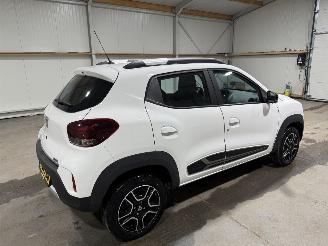 Dacia Spring 27kWh 33kW Comfort Plus Orange Pack picture 5