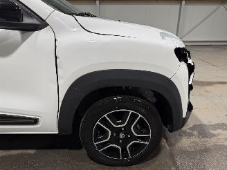 Dacia Spring 27kWh 33kW Comfort Plus Orange Pack picture 16