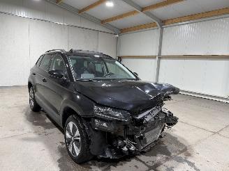 Skoda Karoq 1.5TSI 110kW ACT Business Edition Pano picture 3