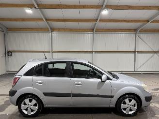 Damaged car Kia Rio 1.4 71kW Airco X-Tra 2007/8