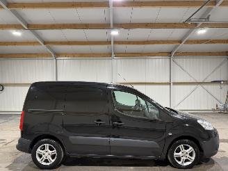 damaged commercial vehicles Peugeot Partner 1.6HDI 55kW Airco  L1 XR Profit + 2010/8