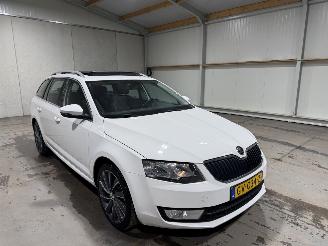 Skoda Octavia 1.6TDI 81kW Automaat GreenTech Edition BusinessLine Pano picture 3