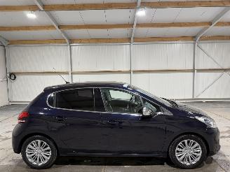 krockskadad bil auto Peugeot 208 1.2PureTech 81kW Clima Allure 2018/8