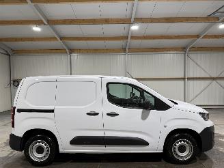 krockskadad bil bedrijf Peugeot Partner 1.5BlueHDI 73kW 100 S&S 2023/9