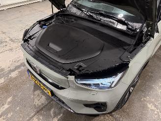 Volvo XC40 70kWh 170kW Recharge Ultimate Pano picture 27