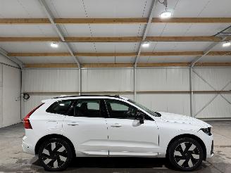 Unfallwagen Volvo Xc-60 2.0T6 PluginHybrid 186kW Automaat AWD Ultimate DARK Pano 2024/6