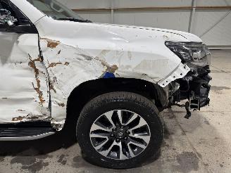 Toyota Landcruiser 2.8D-4D 150kW 5 .P Automaat Professional 5-Persoons picture 16