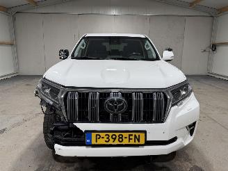 Toyota Landcruiser 2.8D-4D 150kW 5 .P Automaat Professional 5-Persoons picture 4