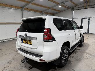 Toyota Landcruiser 2.8D-4D 150kW 5 .P Automaat Professional 5-Persoons picture 6