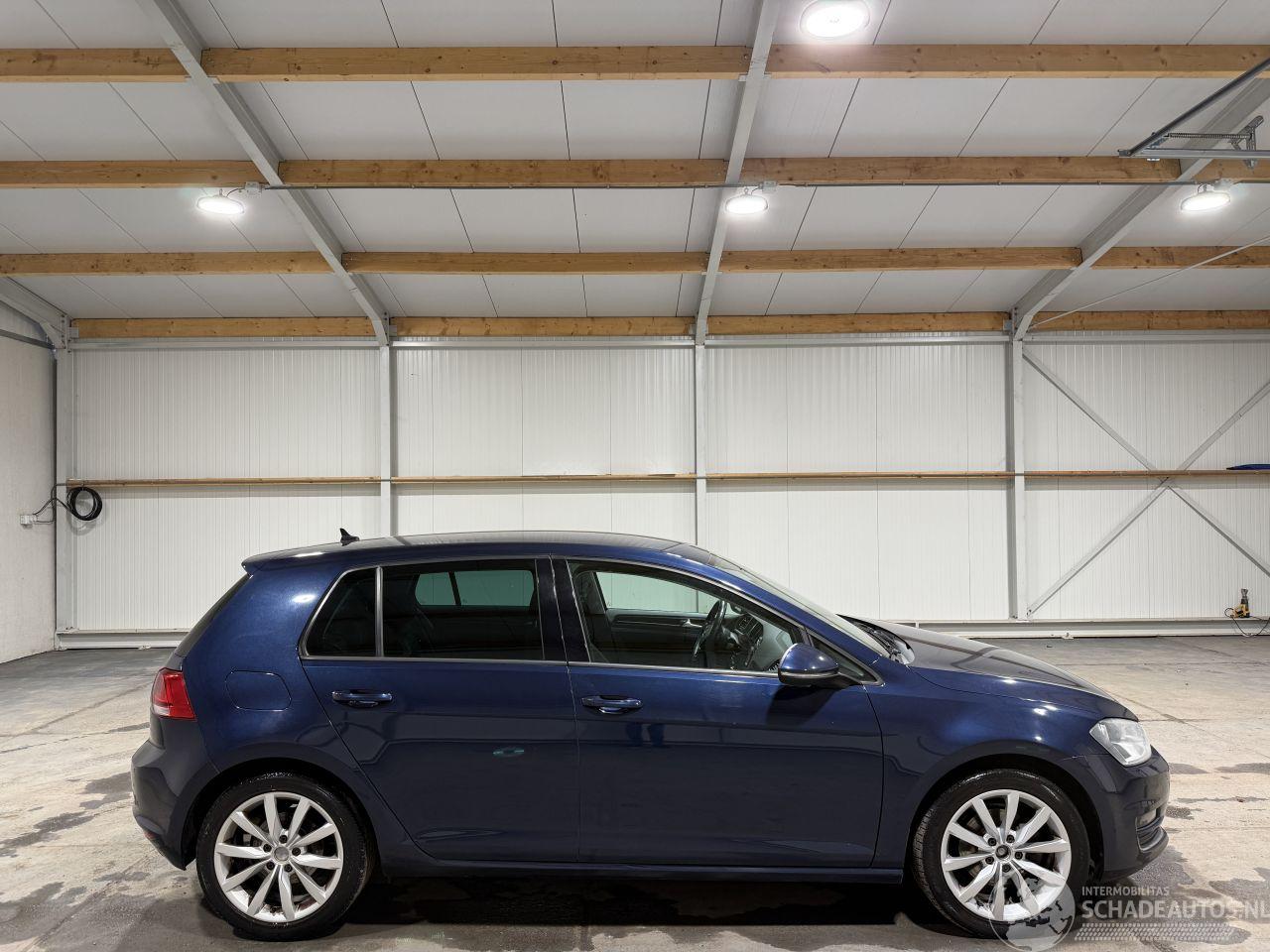 Volkswagen Golf 1.6TDI 77kW Highline Navi