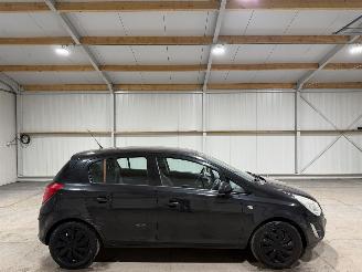 krockskadad bil auto Opel Corsa 1.4-16V 74kW Anniversary Edition 2012/5
