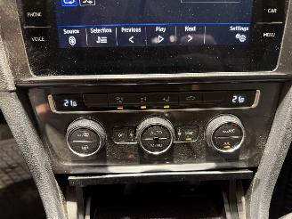 Volkswagen Golf 1.6TDI 85kW Clima Navi Comfortline picture 19