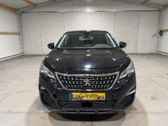 Peugeot 3008 1.2PT 96kW Blue Lease Executive picture 4