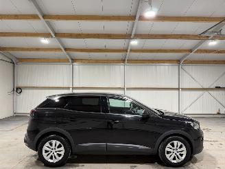 skadebil auto Peugeot 3008 1.2PT 96kW Blue Lease Executive 2019/3