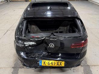 Volkswagen Golf R 2.0TSI 221kW Automaat 4-Motion R Pano picture 40