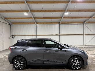 krockskadad bil auto MG MG4 77kWh Extended Range 180kW Trophy 2023/12