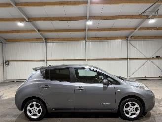 skadebil auto Nissan Leaf 24kWh 80kW Tekna 2014/6