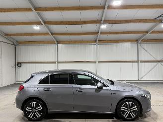skadebil auto Mercedes A-klasse 250e 118kW Automaat Pano Business Solution Luxury Limited 2020/11