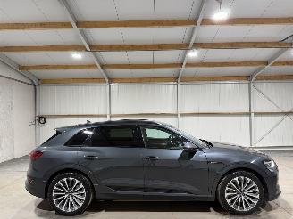 Vaurioauto  passenger cars Audi E-tron 55 95kWh 300kW Quattro Business Edition luchtvering 2020/12