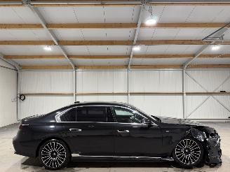 Avarii autoturisme BMW 7-serie 750e 3.0 Hybride 230kW Automaat Luchtvering Xdrive Fulloption 2025/1