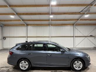Schadeauto Skoda Octavia 1.0 e-TSI 81kW Automaat Business Edition 2021/4
