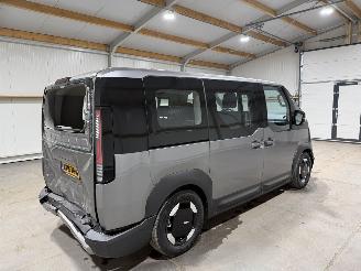 Kia PV5 71.2kWh 120kW Passenger Elite Executive picture 5