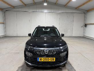 Dacia Spring 27kWh 33kW Comfort Plus OrangePack picture 4