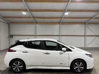 damaged passenger cars Nissan Leaf 40kWh 110kW Clima Camera Acenta 2018/11
