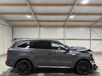 damaged passenger cars Kia Sorento 1.6T-GDI PluginHybrid 132kW Automaat 4WD Executiveline 7persoons 2021/4