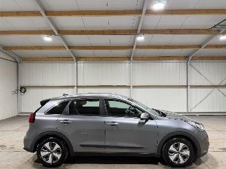 Damaged car Kia Niro 1.6GDI PHEV 77kW Automaat DynamicLine 2017/10