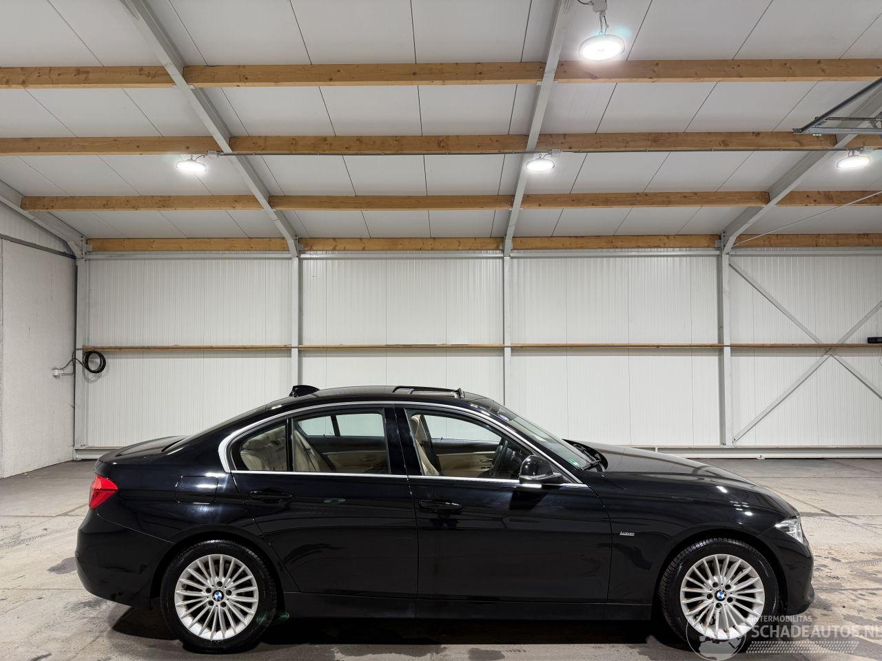 BMW 3-serie 320i 135kW Automaat Schuifkantel Luxury Edition