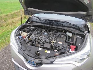 Toyota CH-R 1.8 Automaat  Hybride /Benzine Elektriciteit Bi Tone  Euro 6  2017 Topstaat picture 20