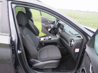 Hyundai Kona 39 kw Automaat  Elektrisch 2021  40.000km Camera Navigatie  stoelverwarmig  nieuwstaat picture 13
