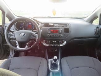 Kia Rio Kia Rio 1.2 CVVT Design Edition 86pk Navigatie Airco  2013 5drs picture 3