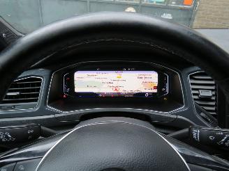 Volkswagen T-Roc 1.5 TSi Sport 150pk 2018 Parkeerschade [ Camera Navigatie Clima stoel stuur verwarring picture 7
