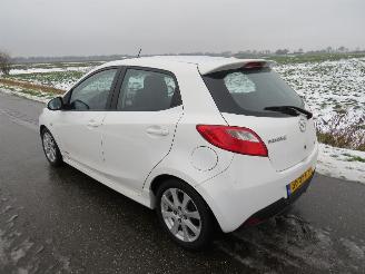 uszkodzony samochody osobowe Mazda 2 1.3  GT M Line Benzine/ Lpg  2011-09  Parkeerschade 2011/9