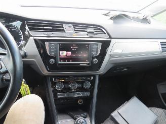 Volkswagen Touran 1.4 TSi  150pk 7 PERSOONS Camera Navigatie  2016  140.000km stoelverwarming picture 22