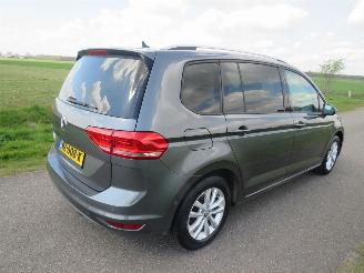 Voiture accidenté Volkswagen Touran 1.4 TSi  150pk 7 PERSOONS Camera Navigatie  2016  140.000km stoelverwarming 2016/5