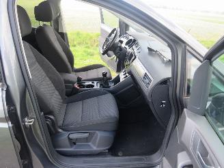 Volkswagen Touran 1.4 TSi  150pk 7 PERSOONS Camera Navigatie  2016  140.000km stoelverwarming picture 3