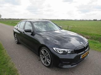 krockskadad bil auto BMW 3-serie 320D Aut  190 PK M Edition High Executive Edition  2020 Sedan camera navigatie clima 2020/8