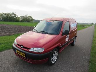 skadebil bedrijf Peugeot Partner 2.0 HDI  90pk 112.000km NAP !!!!!!!! TOPAUTO 112.000 km 2002/8